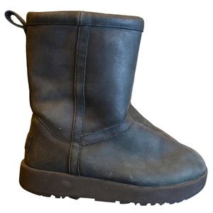 UGG waterproof snow x Vibram soles